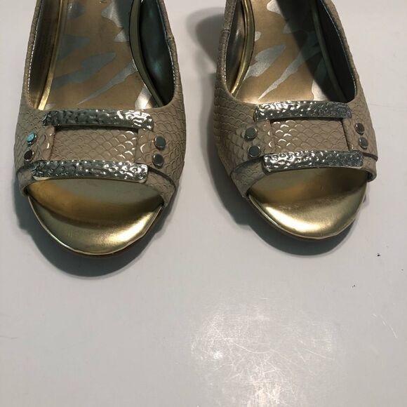 Anne Klein Peep Toe Sling Back Heels Size 6M - Picture 3 of 8